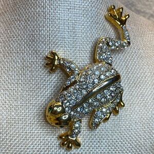 Oversized Clear & Emerald Green
Rhinestone, Gold Tone Metal Frog or Toad Brooch